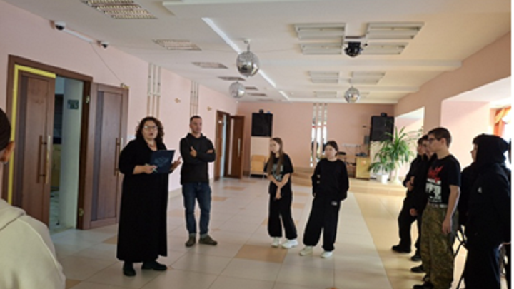 Один день из жизни культурного работника