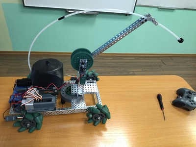 Робот с поливочным устройством